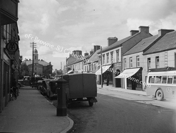 TOWN SCENE MAIN STREET